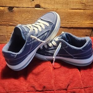Sketchers Women's Arch Fit Arcade Meet Ya There Sneaker